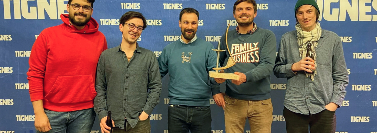 L'équipe Resalocal avec le trophé coup de coeur du jury aux Tignes Tech